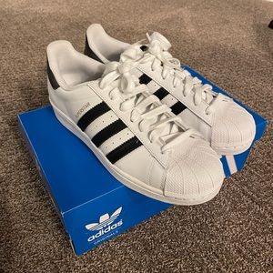 NWT-Adidas superstar tennis shoes